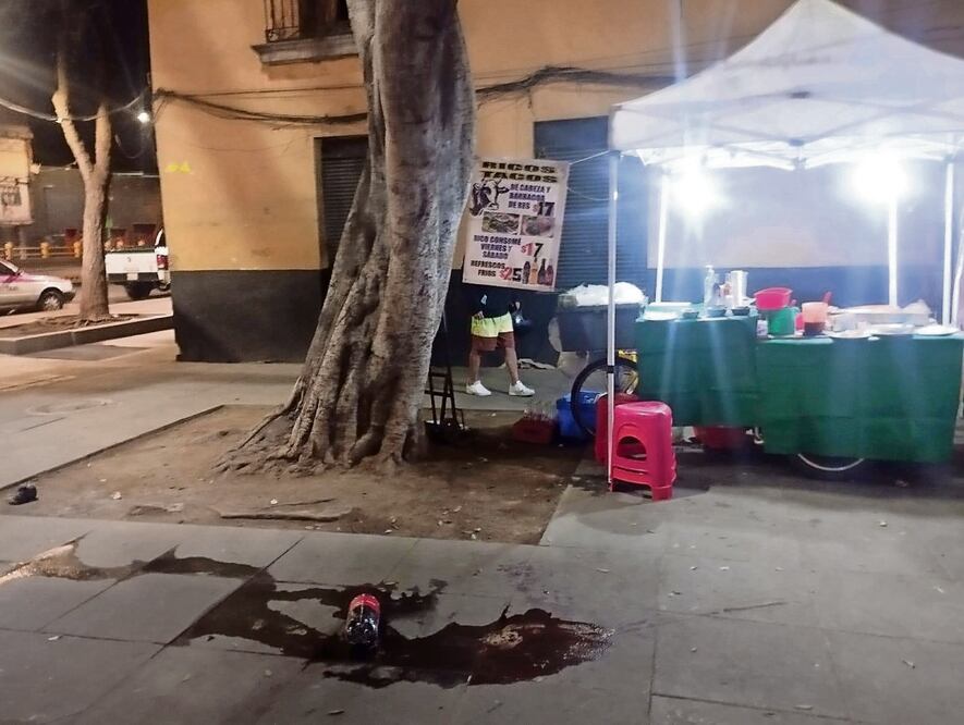 Disparan contra dos exreos en la Plaza Garibaldi