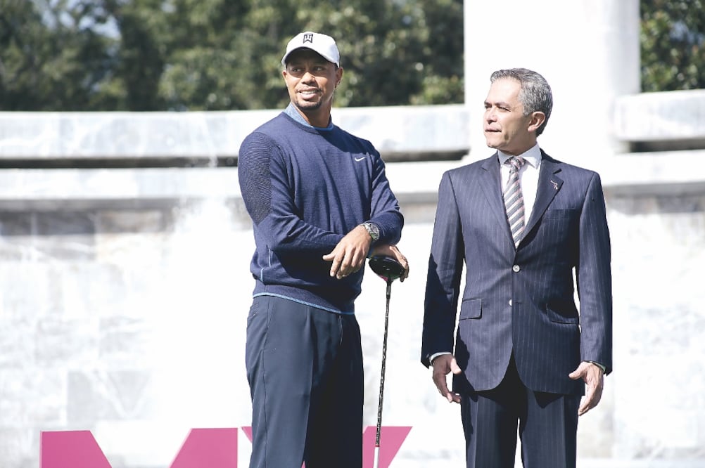 Tiger Woods convivió con el jefe de Gobierno, Miguel Mancera (LEONARDO GÓMEZ. EL UNIVERSAL)