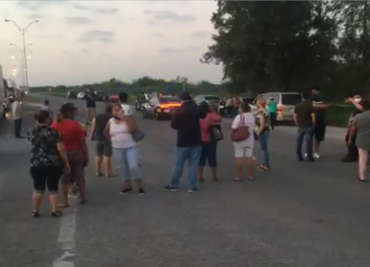 Bloquean carretera Matamoros-Victoria por detención de abogada Susana Prieto