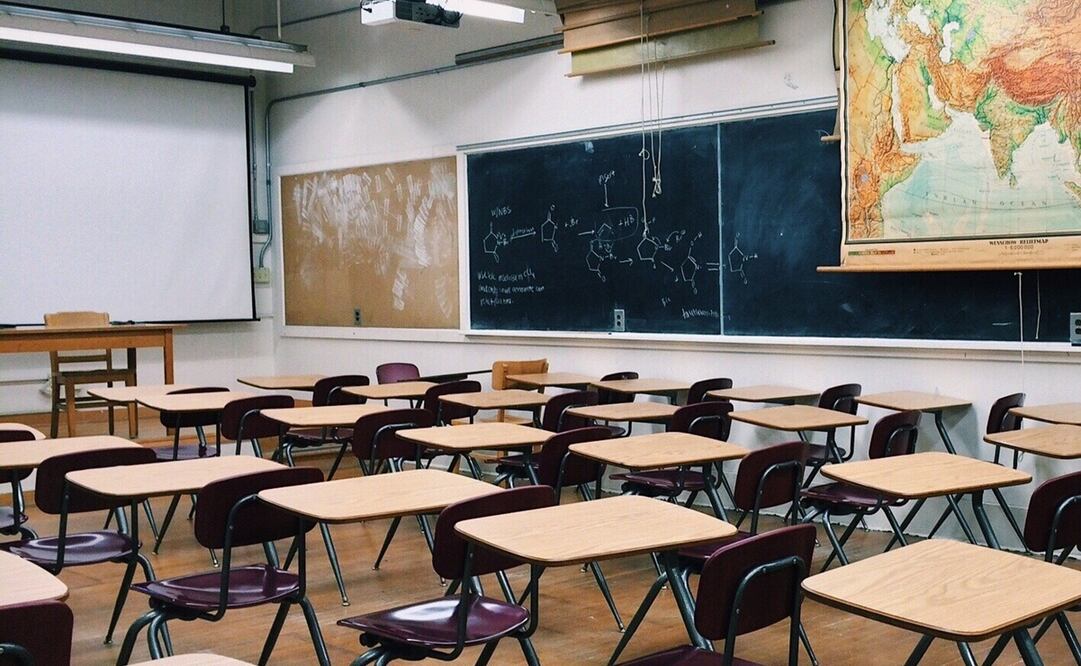 La nueva ley (HB-71) exige que un texto de 'Los Diez mandamientos" se imprima en un cartel de no menos de 27 por 35 centímetros y esté visible en las aulas. Foto: Archivo EL UNIVERSAL