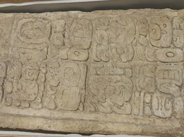 Guatemala recupera estelas mayas robadas