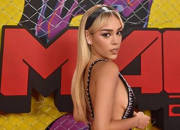 El make up de Danna Paola con stickers brillantes que amarás