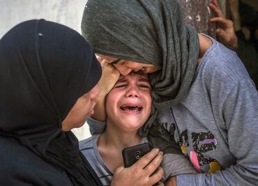 Israel intensifica su ofensiva en Gaza con ataques aéreos mientras la violencia se extiende a Cisjordania