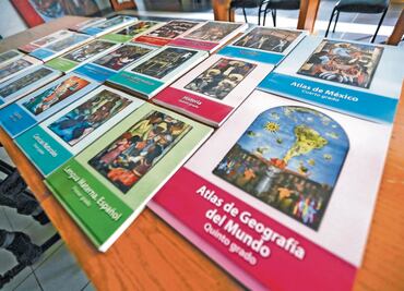 Marx Arriaga y Álvarez -Buylla salen a respaldar a AMLO y a los libros de texto