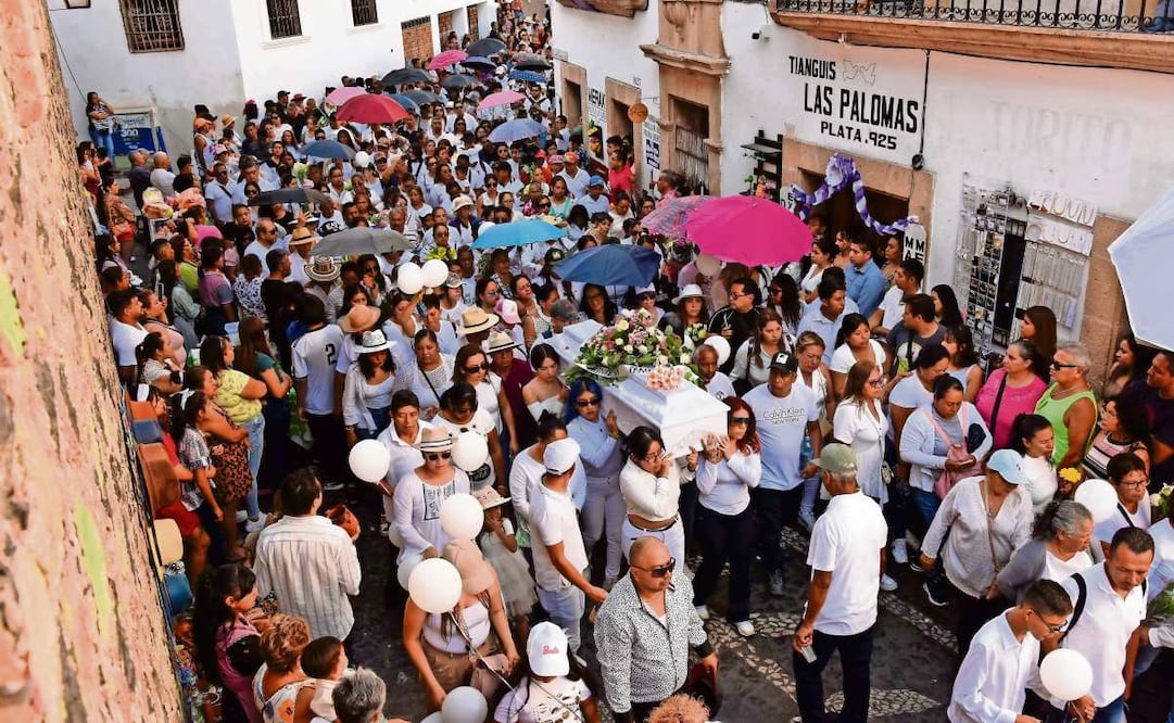 El 29 de marzo de 2024 Camila fue sepultada. Cientos de personas acompañaron el féretro por las calles de Taxco. (28/03/2025) Foto: Archivo | El Universal