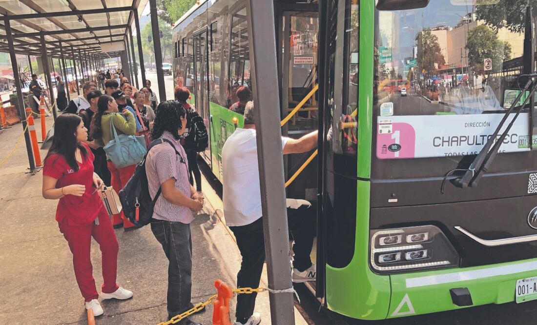 Usuarios dejarán de tener el servicio de RTP en Balderas, ahora será en la estación Chapultepec con destino a Observatorio. Foto: de DIEGO SIMON. EL UNIVERSAL