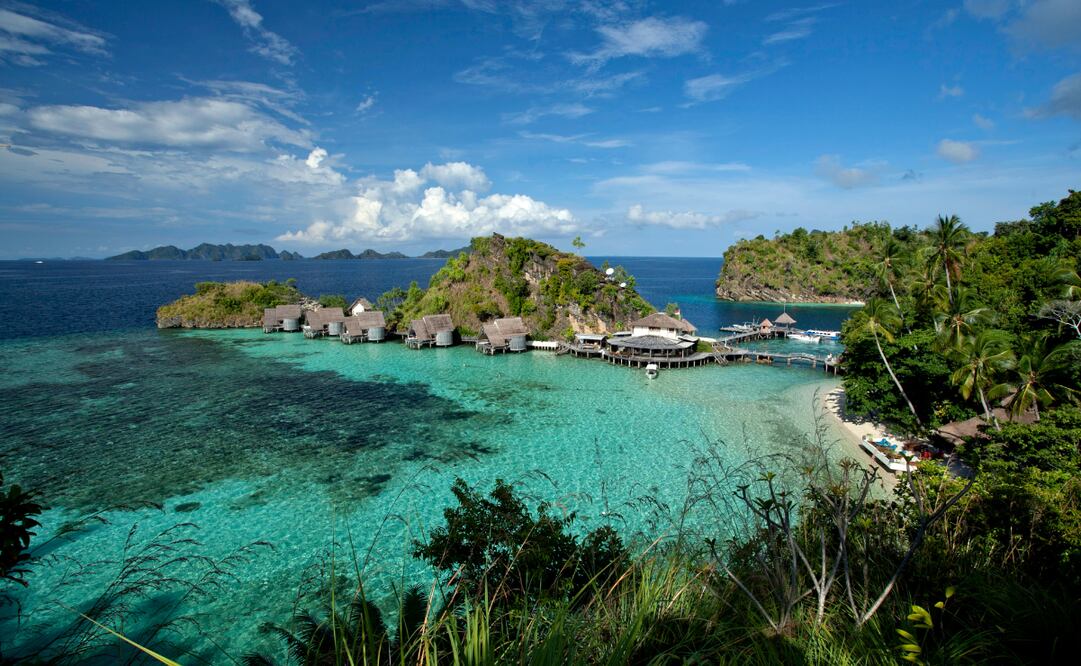 Descubre los destinos más accesibles para viajar este 2025 según la IA. Foto: Canva