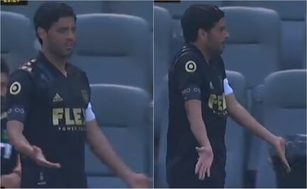 Carlos Vela explota contra Bradley, tras salir de cambio