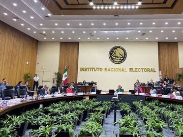 Que INE pida a aspirantes de oposición "soltar el hueso", exige Morena