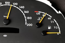 Cuántos kilómetros puedes recorrer en carretera con la reserva de gasolina