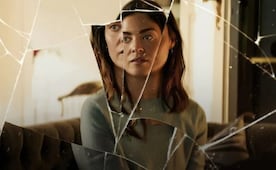 ¿Qué ver?: "Una mujer sin pasado", cuando la fortuna familiar esconde un oscuro secreto