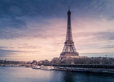 Francia anuncia ajustes a su presupuesto para abordar su deuda pública; busca reducir 43 mil mde para 2026