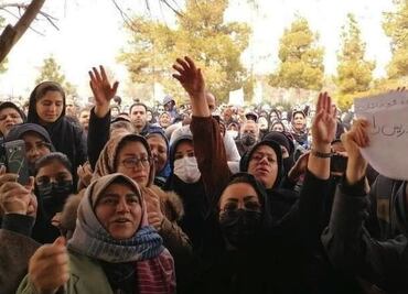 650 niñas envenenadas en Irán para evitar que fueran a la escuela