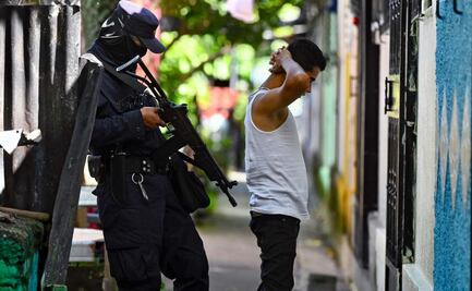 El Salvador estudia liberar a 150 detenidos en guerra contra pandillas; ONG denuncian 30 mil inocentes encarcelados