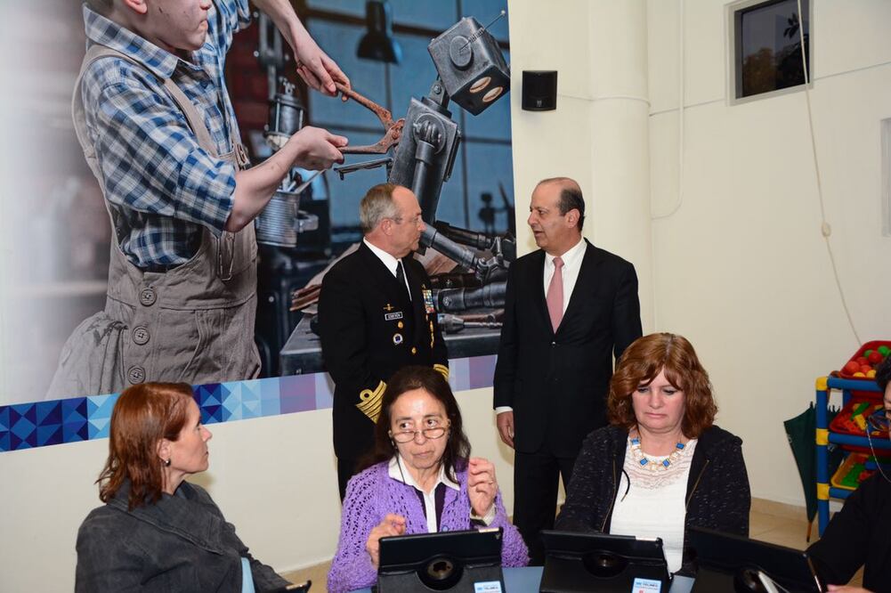 Vidal Francisco Soberón Sanz, secretario de Marina, y Héctor Slim Seade, Director General de Telmex visitaron la Casa Semar-Telmex (Foto: Cortesía)