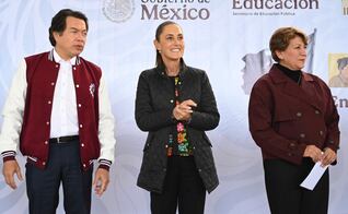 Sheinbaum dice que México comenzó a cambiar con la llegada de AMLO; entrega becas Rita Cetina en Ecatepec