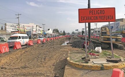 Entre caos vial, avanza el Trolebús en Chalco