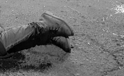 Hombre intenta dar tabicazo a auto, pero dueño desenfunda arma y lo mata 