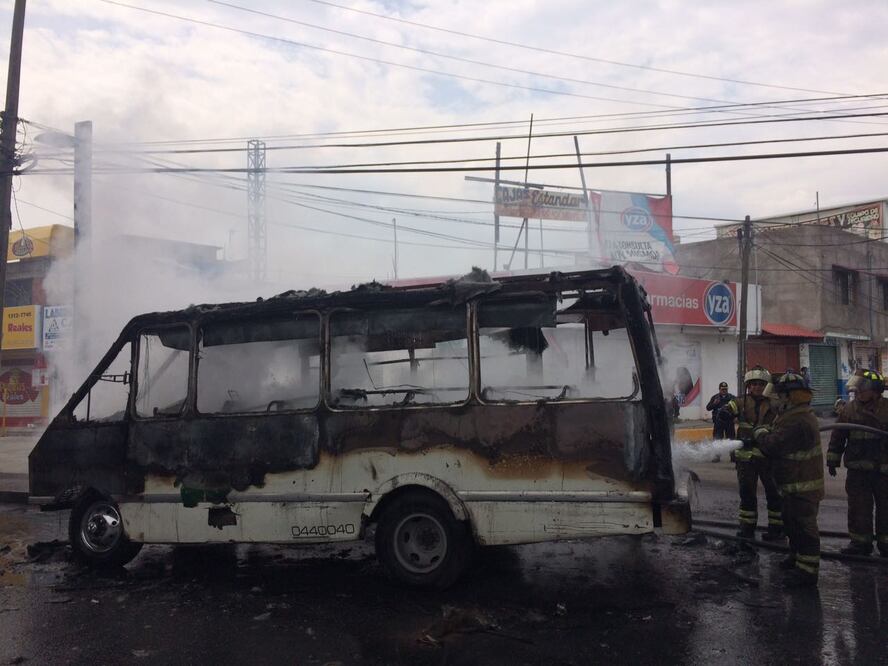Video. Queman microbuses y camiones por operativo para detener a "El Ojos"