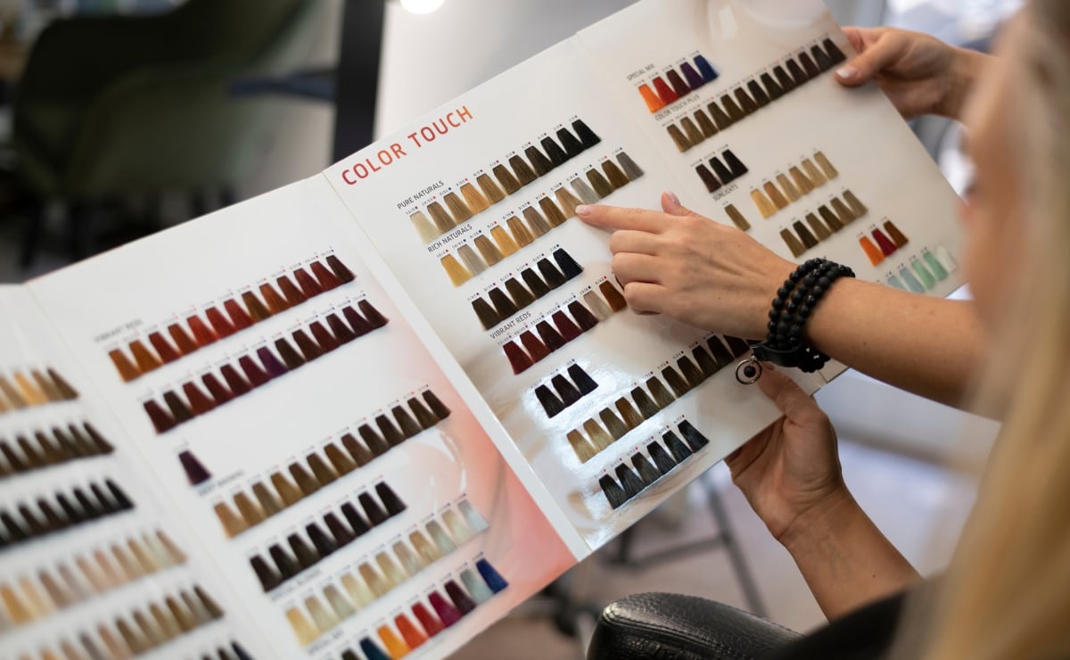 ?‍? Elegir tinte no es al azar

Así encuentras el color perfecto según tu piel ✨