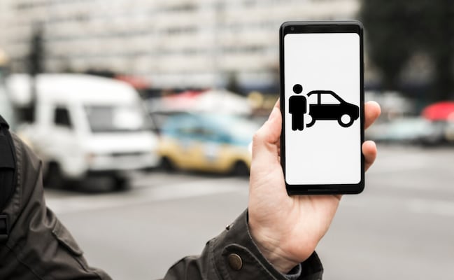 ⁠¿Por qué los precios en apps de transporte privado cambian según el momento del día?