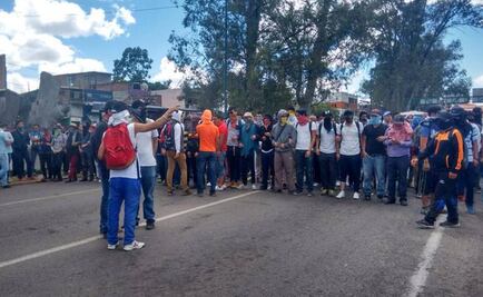 Normalistas acuerdan marcha a Morelia sin realizar bloqueos