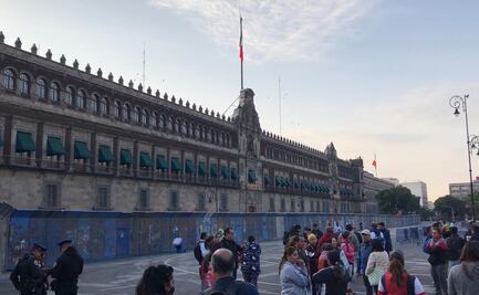Mantienen vallas frente a Palacio Nacional tras marcha en defensa del Poder Judicial