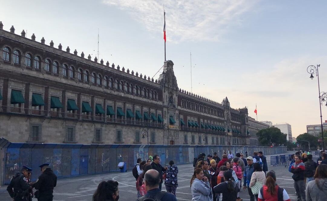 Mantienen vallas en Palacio Nacional tras marcha de trabajadores del Poder Judicial. Foto: Alberto Morales / EL UNIVERSAL