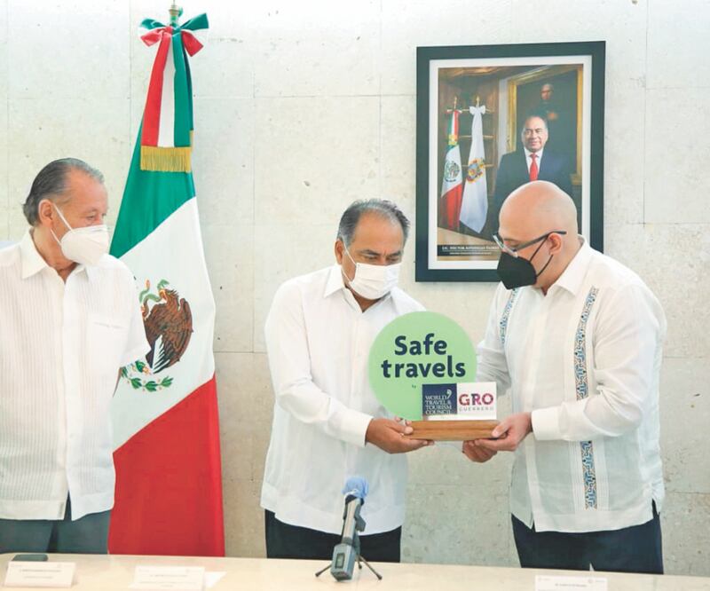 El gobernador Héctor Astudillo recibió el Sello de Calidad y Confianza Sanitaria Safe Travels que otorgó el WTTC a Guerrero. 