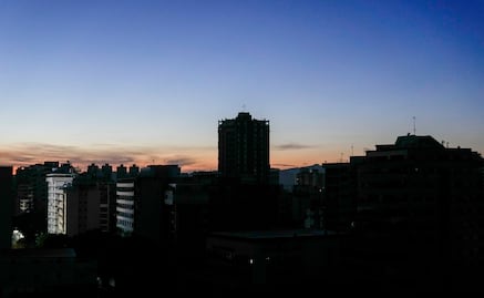 Nicolás Maduro llama a la "calma" ante apagón nacional que califica de "ataque criminal" del fascismo