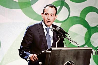 Panistas proponen reducir recursos para partidos