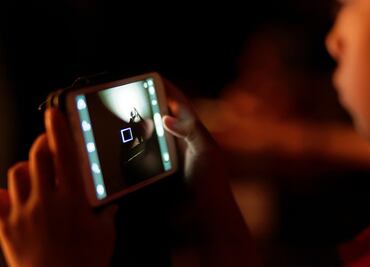 Consejos para comprar el primer celular de un menor