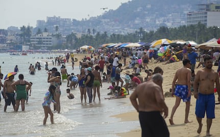 Hoteleros y comerciantes de Acapulco buscan reactivación económica tras paso de huracanes; confían recuperarse en vacaciones de verano