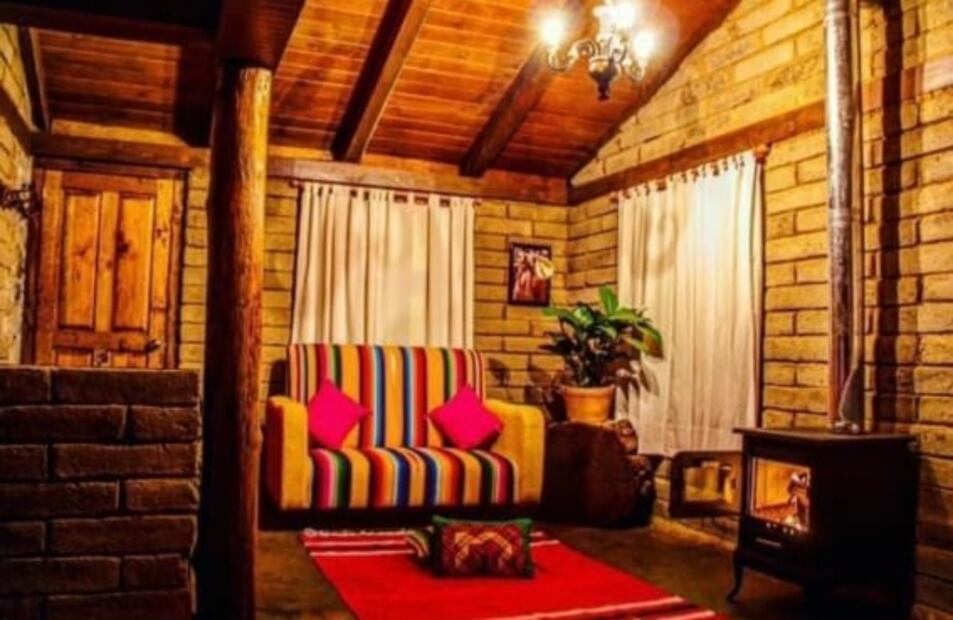 Conoce estas cabañas ecológicas inspiradas en mujeres, en un bosque de Puebla