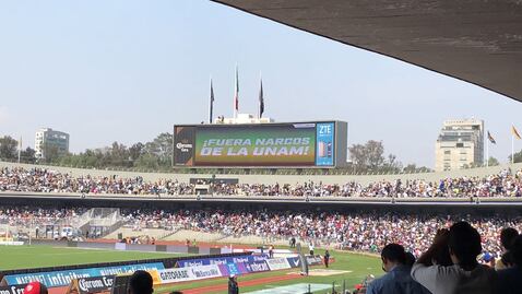 "​Fuera narcos de la UNAM": Piden en el estadio Olímpico Universitario
