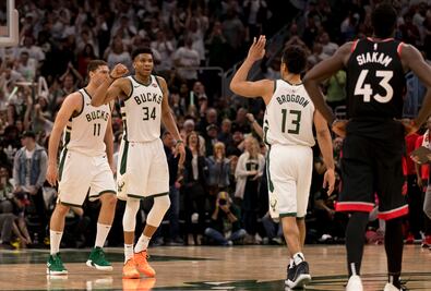 Bucks vencen a Raptros y toman ventaja en las finales del Este