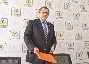 El tren accidentado era recuperado