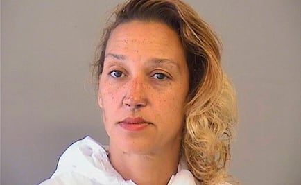 Dan cadena perpetua a mujer que golpeó a su hija con un hacha en EU