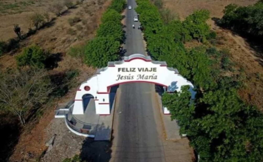 Ejército se retira de sindicatura Jesús María tras captura de Ovidio Guzmán; con aplausos habitantes los despiden  