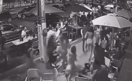 Huyen de restaurante en Brasil al confundir a crossfiteros con delincuentes