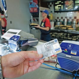 Bancos le apostarán al QR y contactless