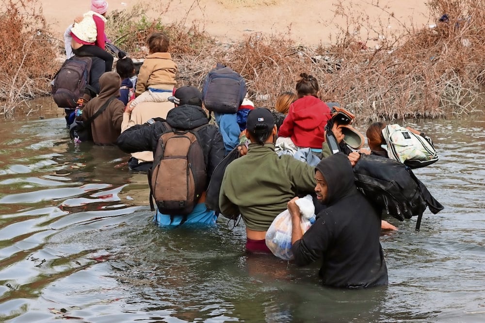 El flujo diario de migrantes que buscan cruzar a EU de forma ilegal desde Chihuahua se ha incrementado; a diario se entregan hasta 300. Foto: Christian Torres / EL UNIVERSAL
