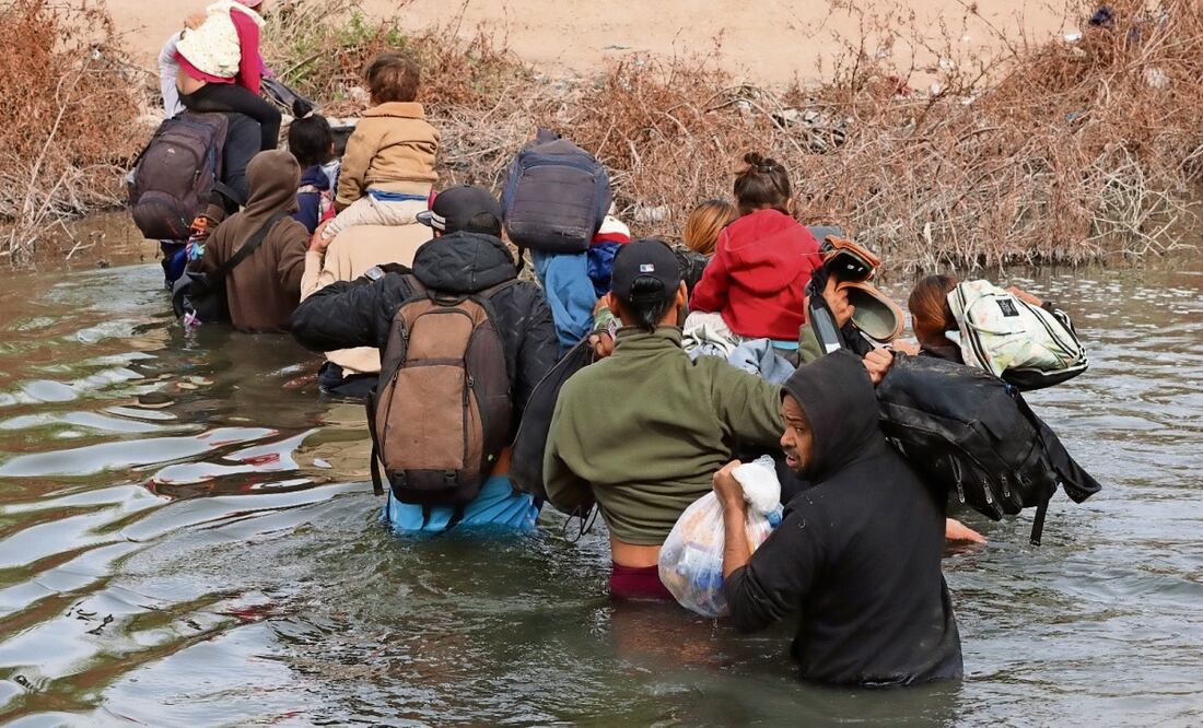 El flujo diario de migrantes que buscan cruzar a EU de forma ilegal desde Chihuahua se ha incrementado; a diario se entregan hasta 300. Foto: Christian Torres / EL UNIVERSAL