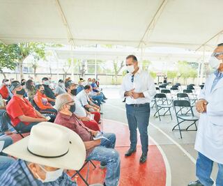 Garantizan segunda dosis para adultos en Aguascalientes