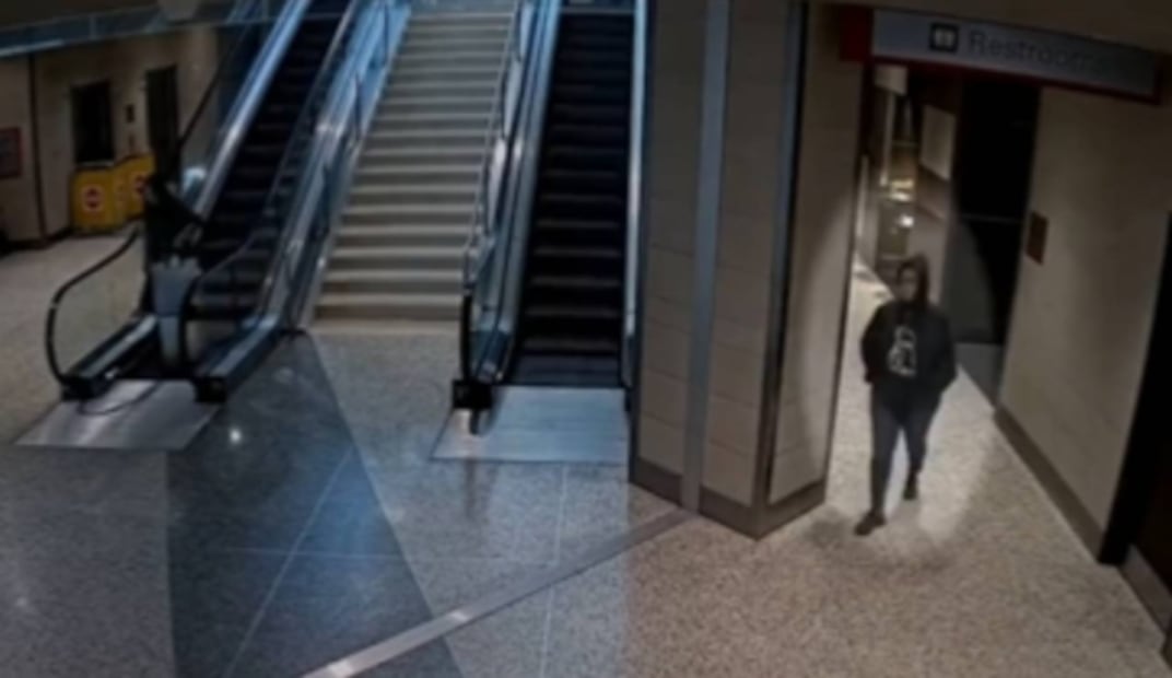 Difunden video del momento del tiroteo en aeropuerto de Dallas