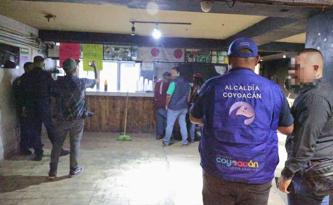 Autoridades de la alcaldía Coyoacán realizan operativo en tres locales donde se realizaban fiestas clandestinas junto al Metro Copilco en CDMX (08/02/2025). Foto: Especial