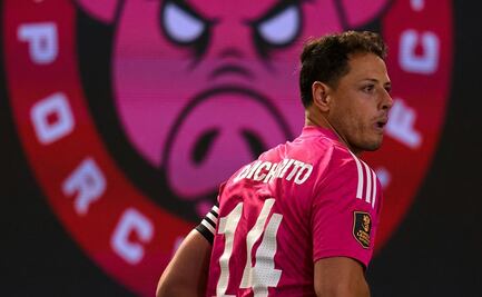 Chicharito Hernández recibe las gracias de su equipo en la Kings League