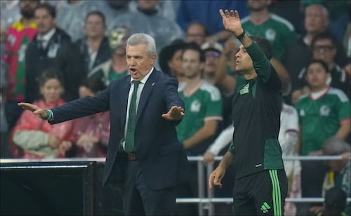 Aguirre tearfully exits Mexico job, backs Márquez for top role