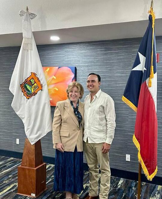 El gobernador electo de Coahuila, Manolo Jiménez, se reunió con la secretaria de Estado de Texas, Jane Nelson.
