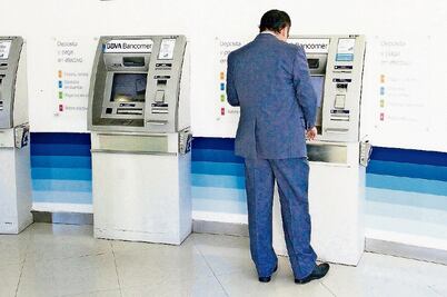 Extienden plazo a bancos para contar con capital contra riesgos